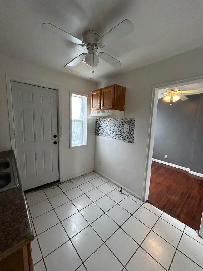 Building Photo - 3463 Ewald Cir