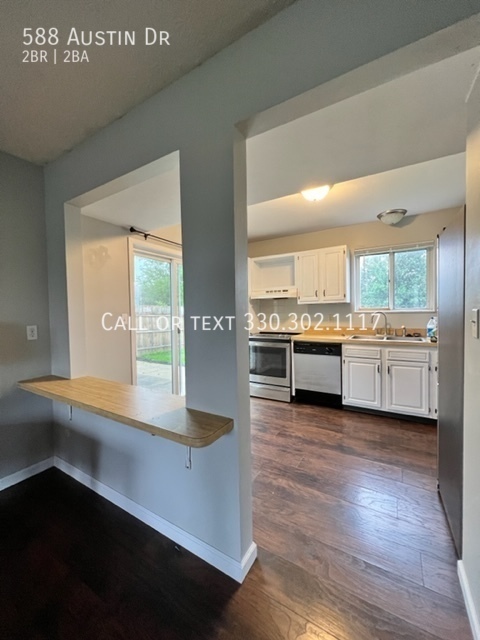 Building Photo - Spacious 2 bedroom townhome for rent in Ba...