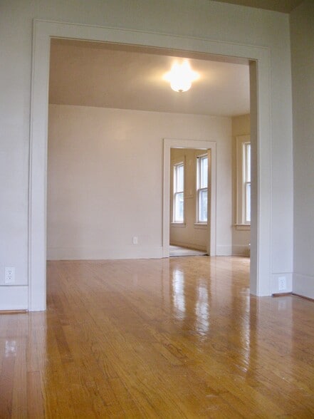 Building Photo - 46 Emerson Ave