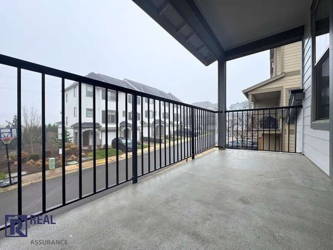 Building Photo - Spacious, well-designed Townhome in the River Terrace community!!