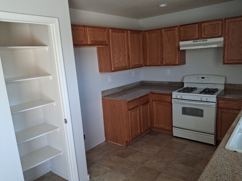 Building Photo - 8011 Torremolinos Ave