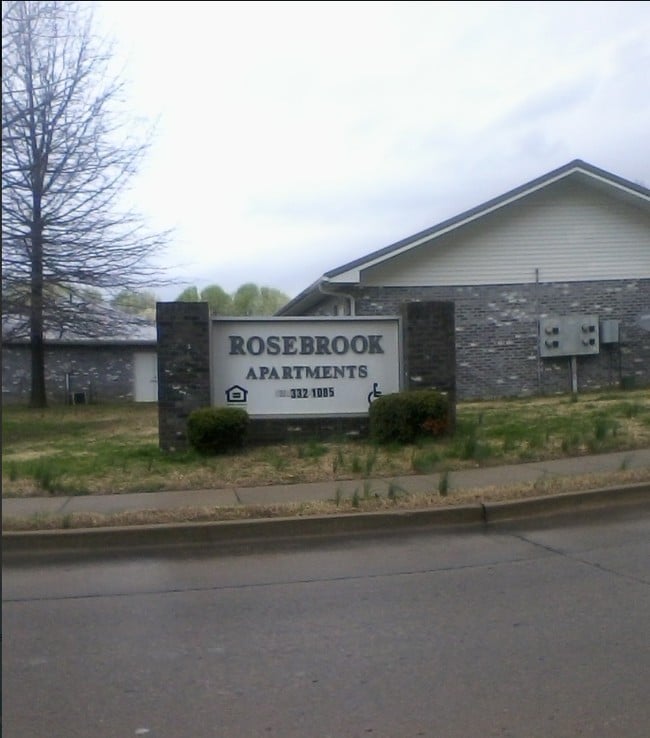 Primary Photo - Rosebrook Apartments