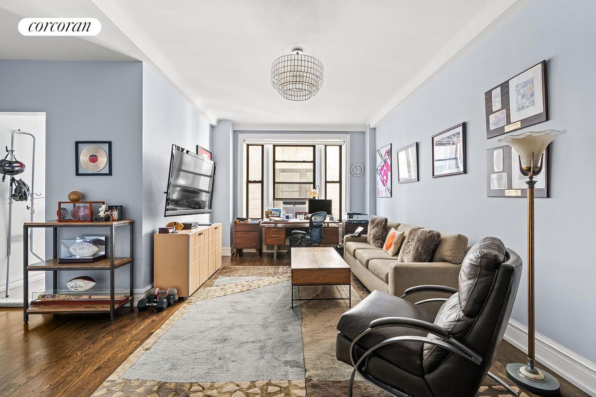 Building Photo - 525 W End Ave