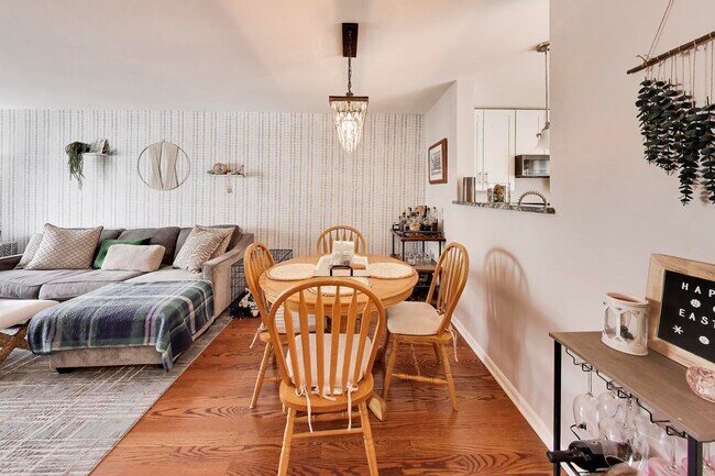 Building Photo - 590 Triumph Ct