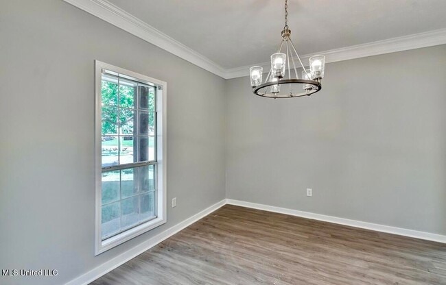 Building Photo - 301 White Oak Dr