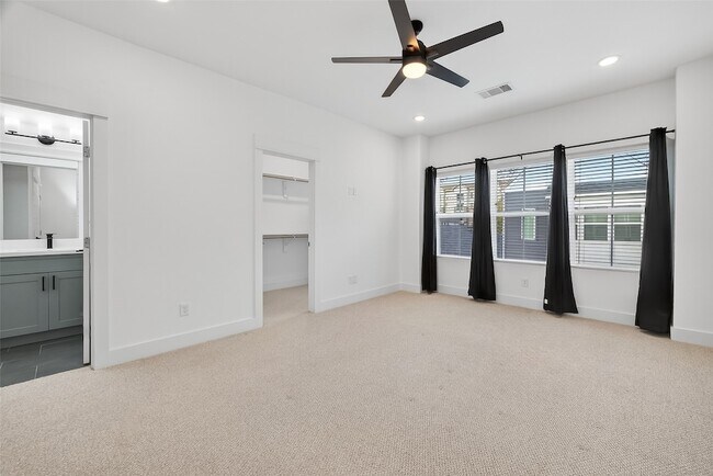 Building Photo - 314 Neyland St