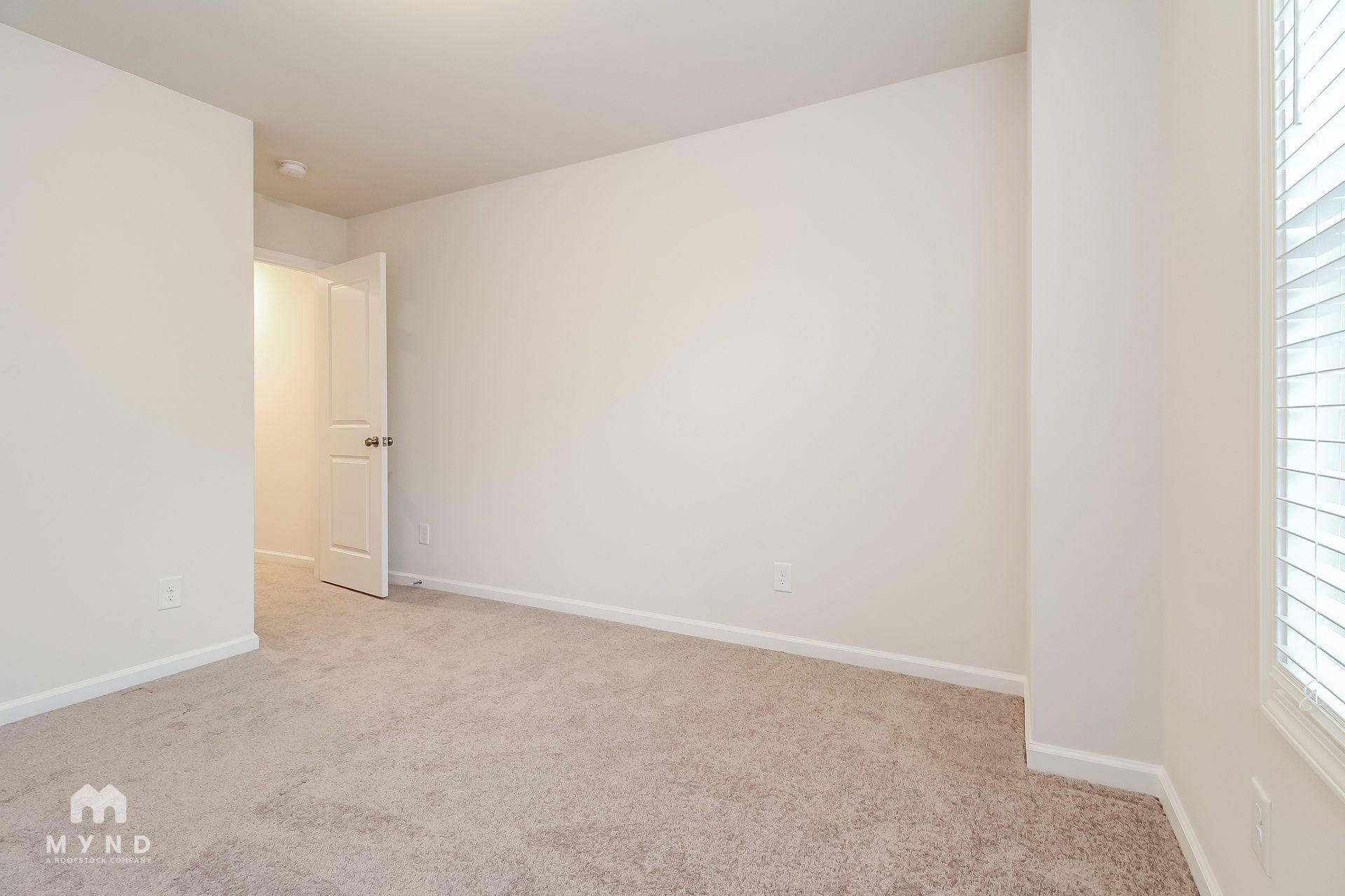 Building Photo - 10 Oak Rose Dr
