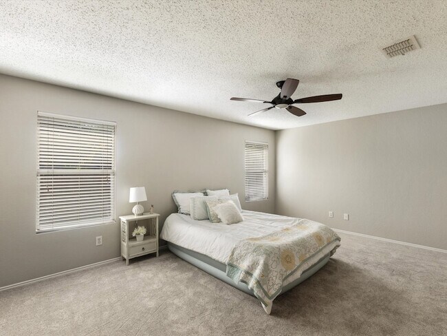 Building Photo - 8212 Canoe Ridge Ln