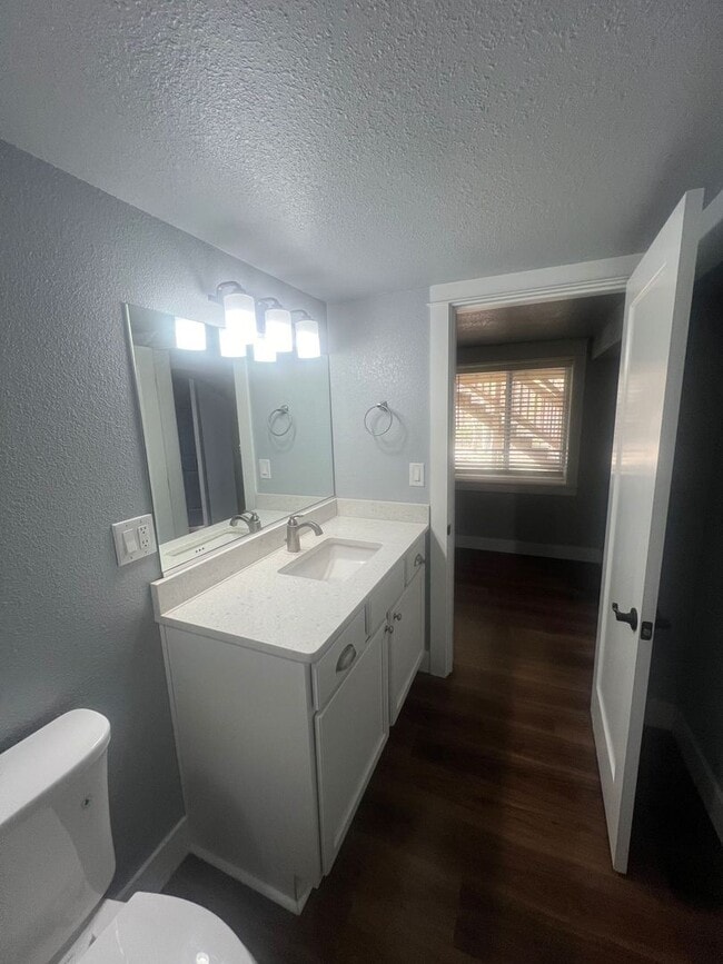 Building Photo - 695 Passover Rd