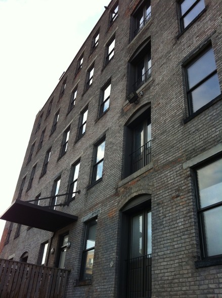 Exterior - 1908 Dunlap St