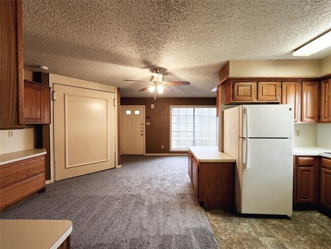 Building Photo - 1311 Antoine Dr