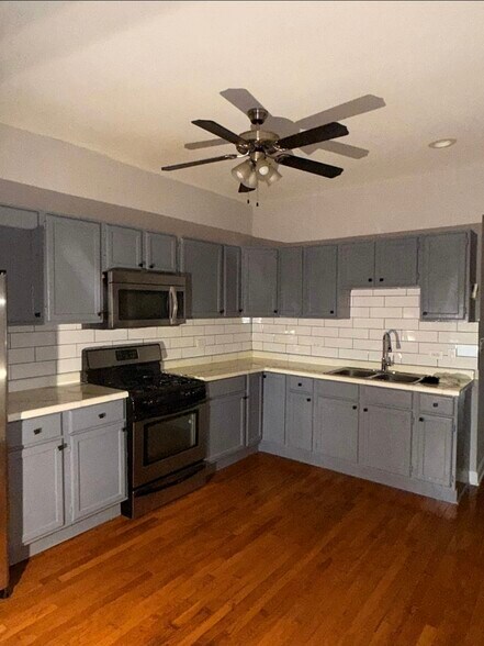 Building Photo - 3242 N Monticello Ave