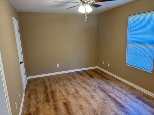 Building Photo - 1707 Hanover Blvd