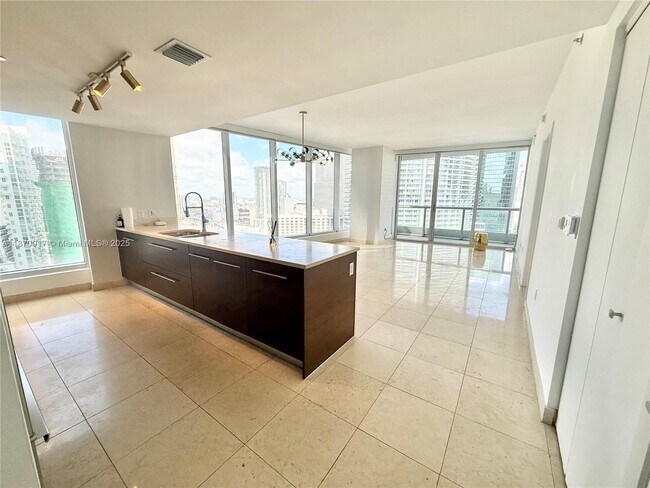 Primary Photo - 475 Brickell Ave
