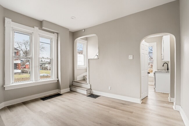 Building Photo - 163 Martin Ave