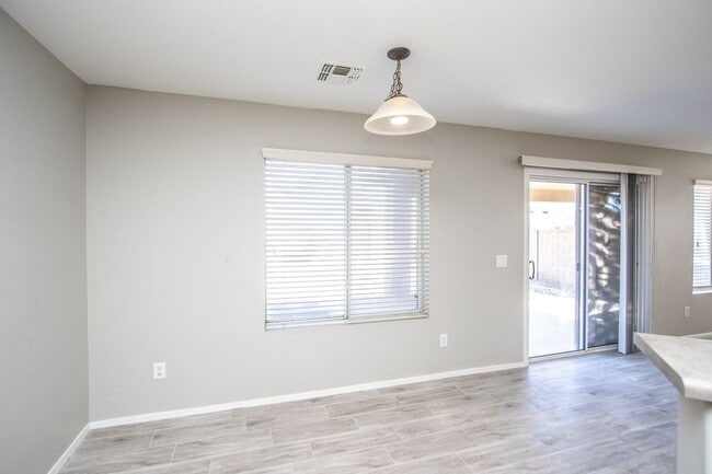 Building Photo - FANTASTIC 4BED/3 BATH SAN TAN HOME in RANCHO BELLA VISTA