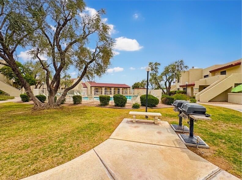 Building Photo - 2020 W Union Hills Dr