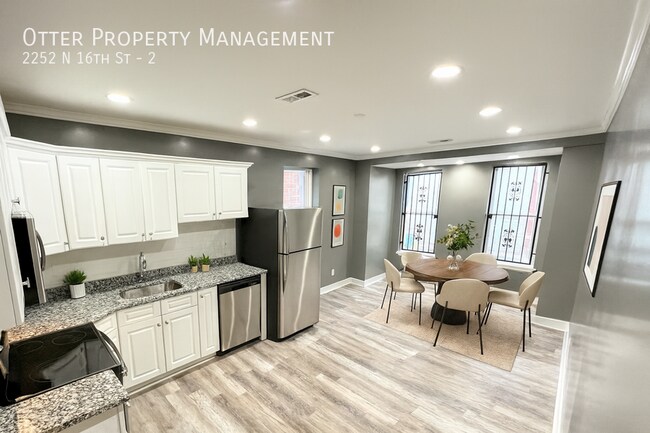 Primary Photo - 2252 N 16th St