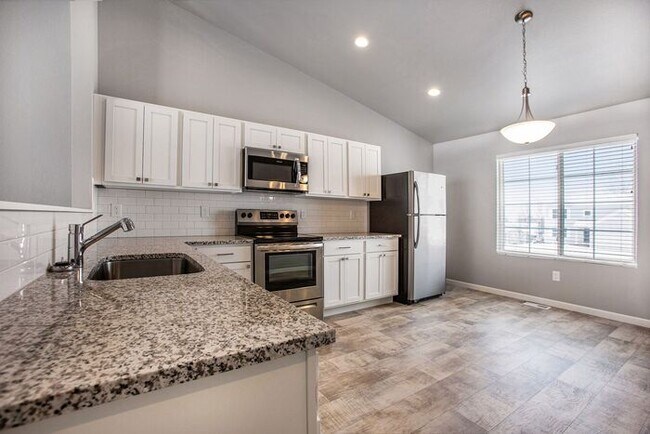 Building Photo - 17544 Silver Maple St