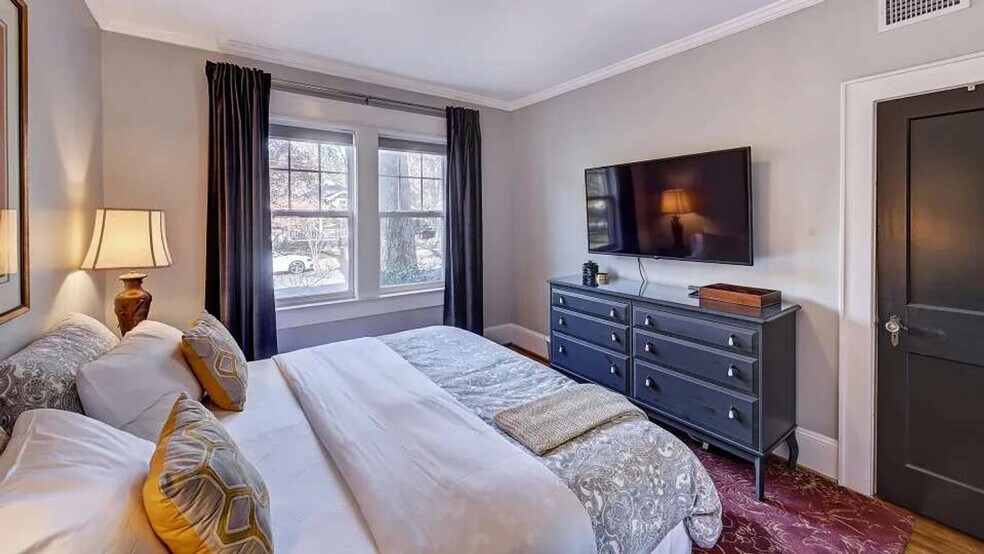 Building Photo - 800 Magnolia Ave