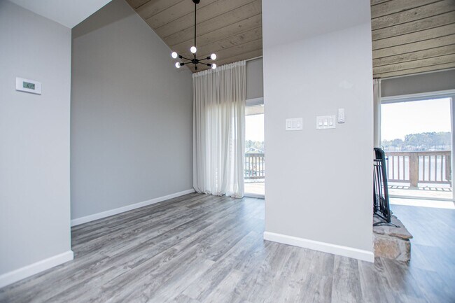 Building Photo - Lakefront Living at Fairfield Plantation