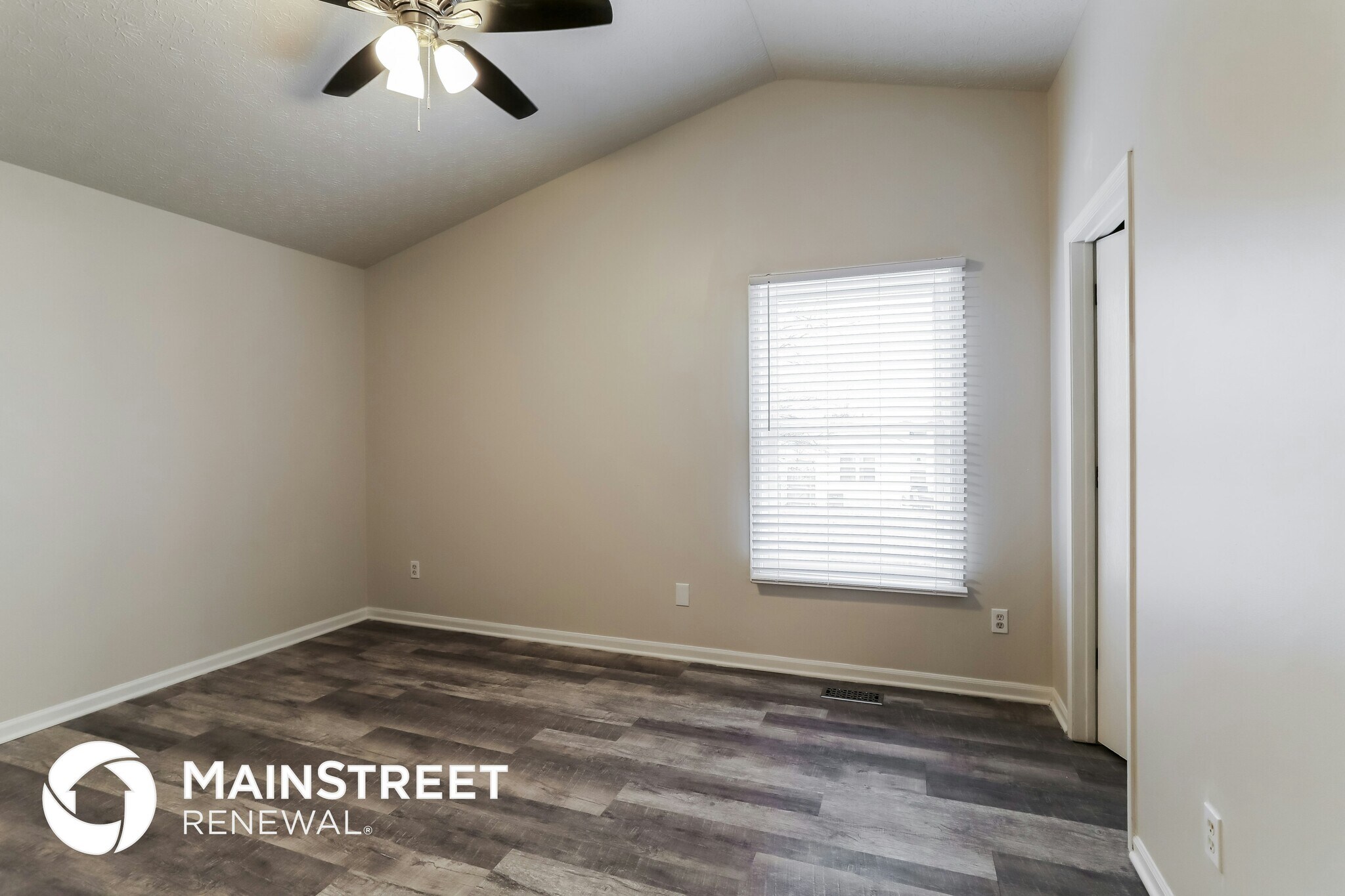 Building Photo - 2117 Brookbank Dr