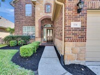 Building Photo - 114 N Hawkhurst Cir