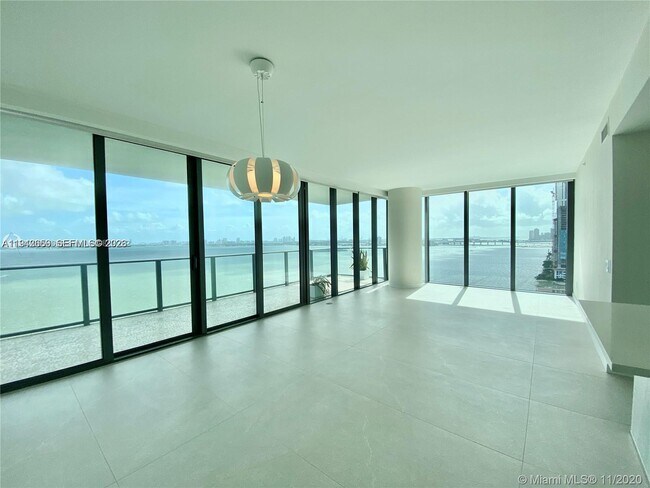 Building Photo - 3131 NE 7th Ave