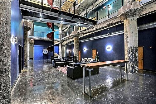 Building Photo - 2700 Canton St