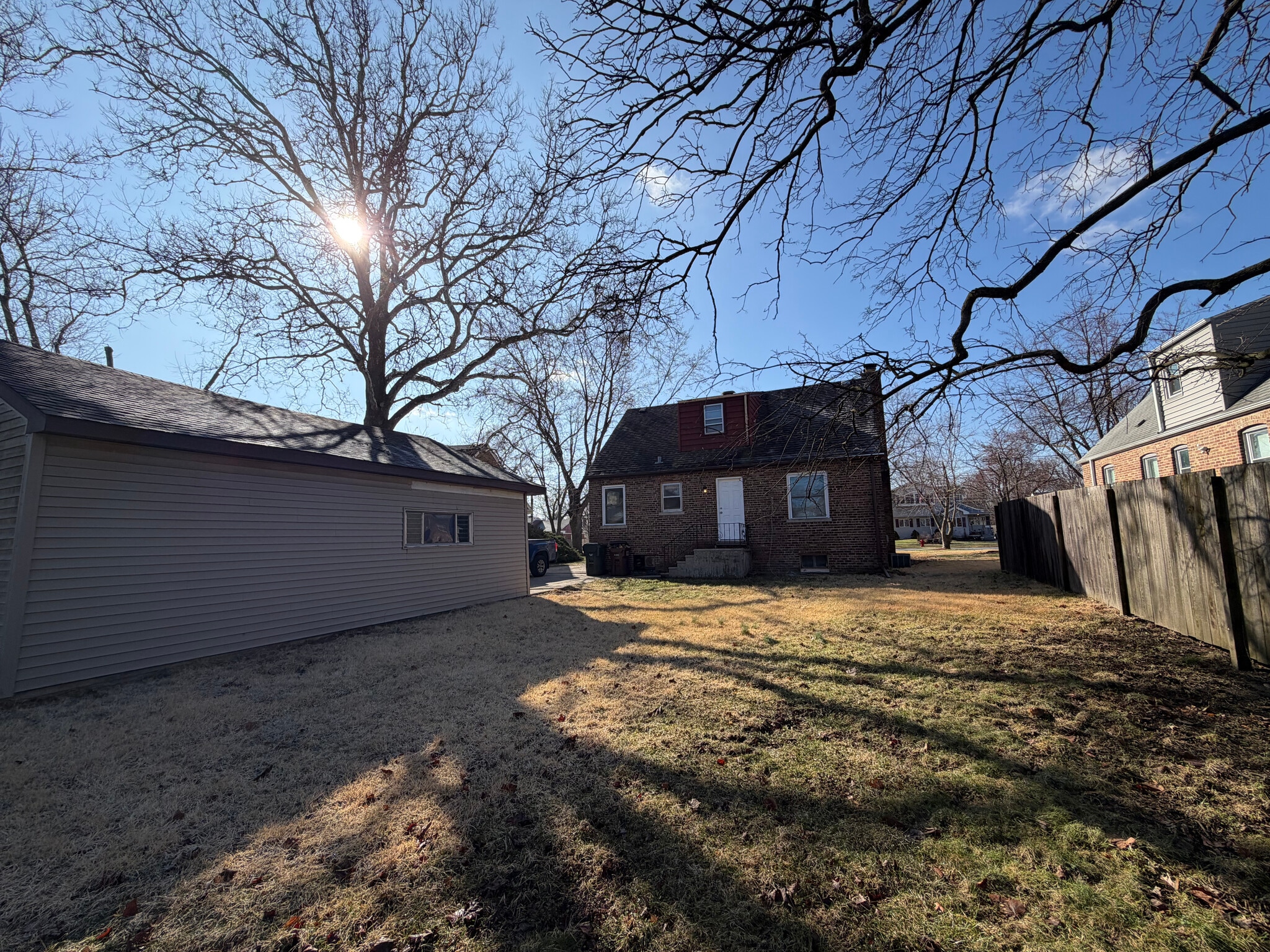 Building Photo - 1822 W 187th St