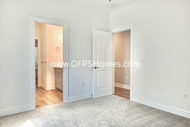 Building Photo - 4bed Home within Walking Distance to Sound