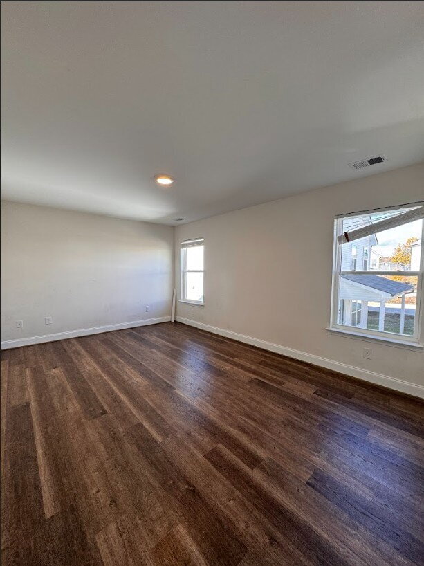 Building Photo - Inquire today on how to get FREE RENT!