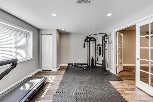 Building Photo - 613 Kinnear Cove
