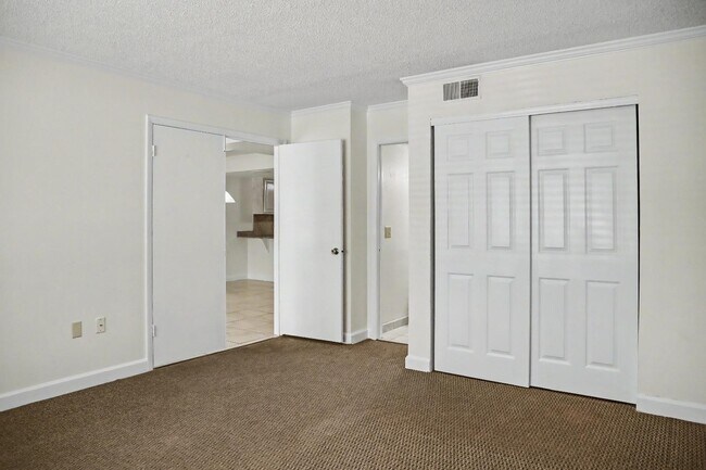 Building Photo - 2791 N Poinciana Blvd