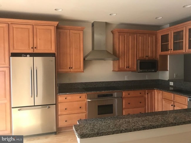 Building Photo - 227 Mill St