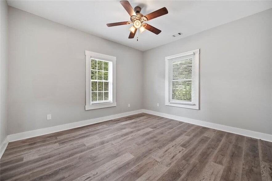 Building Photo - 1126 Briarcliff Pl NE