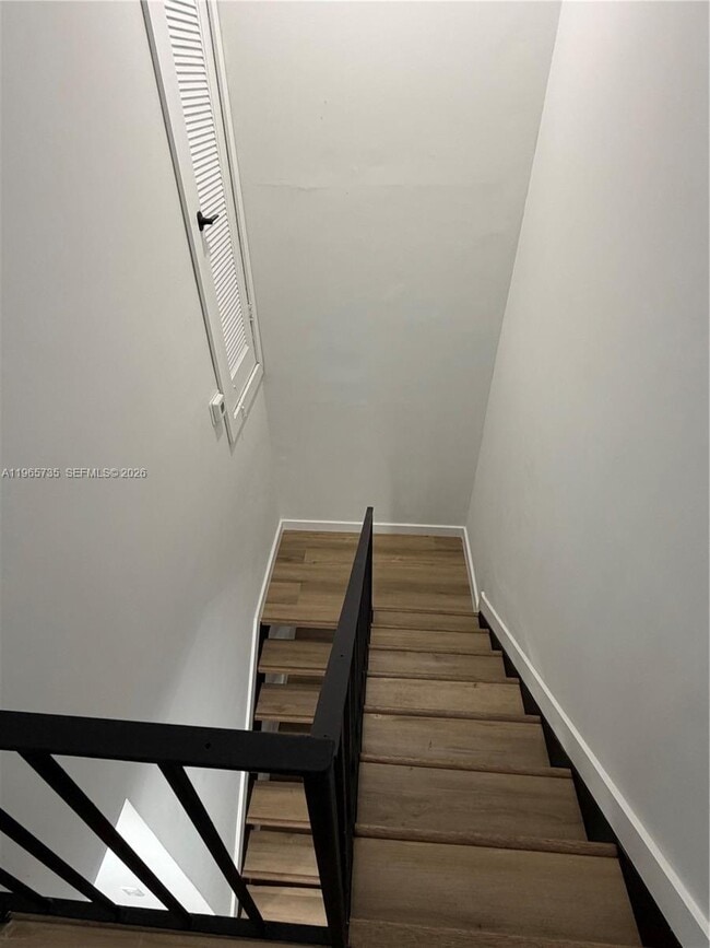 Building Photo - 9175 Fontainebleau Blvd