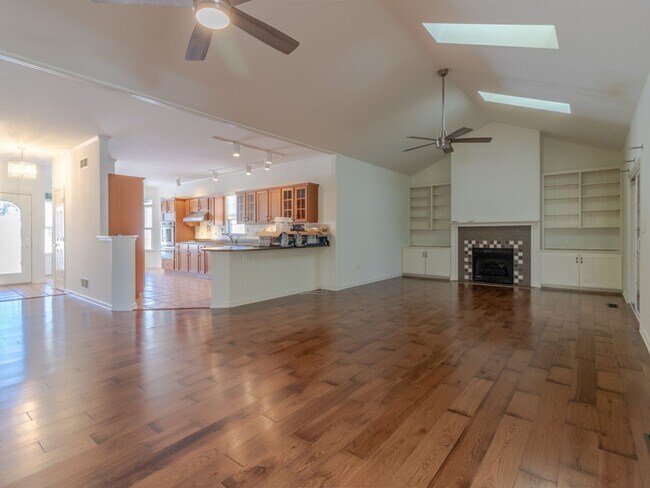 Building Photo - Single family - unfurnished - YEAR ROUND rental - Mill Pond Acres