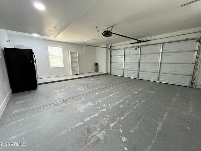 Building Photo - 14441 N 38th Ave