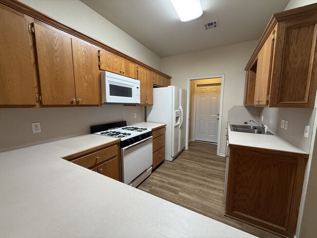 Building Photo - 5521 W 7th Ave