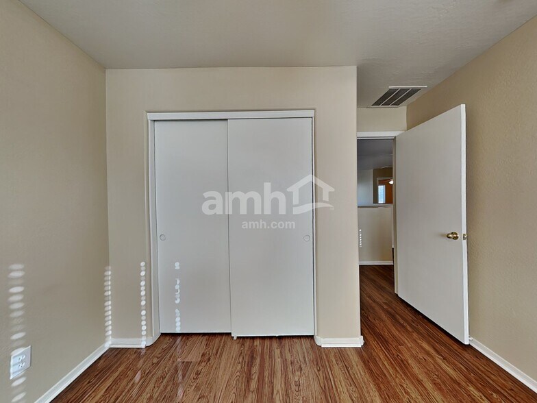 Building Photo - 11221 N 161st Ln