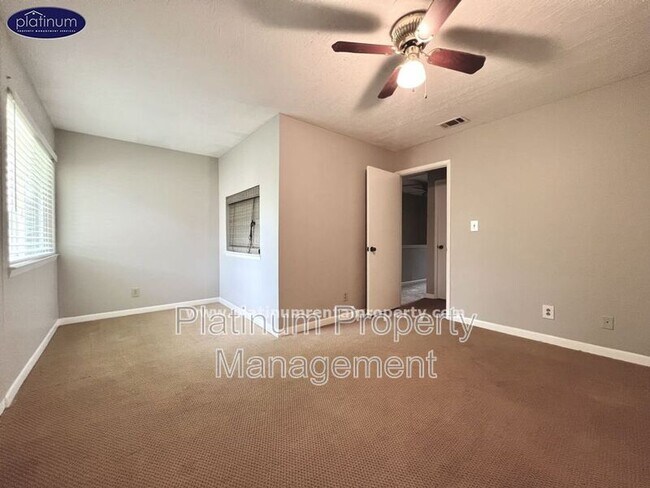 Building Photo - 63 Sandalwood Cir