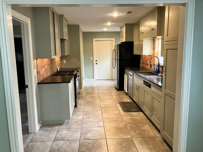 Kitchen - 805 NW B St