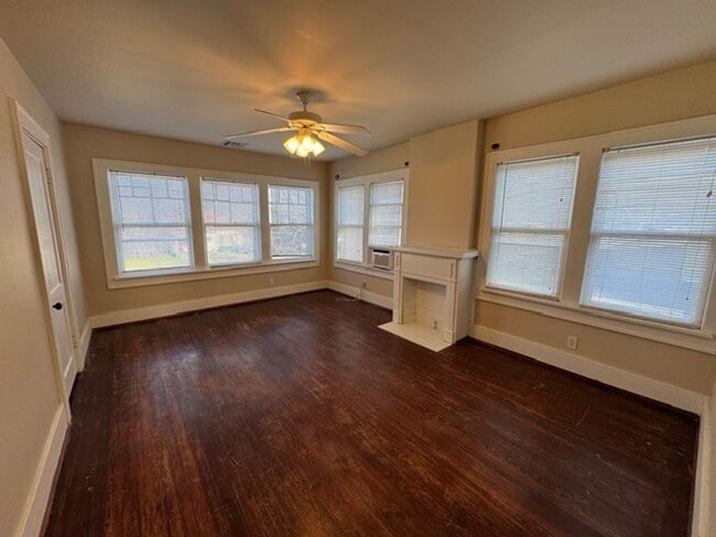 Building Photo - 2 bed 1 bath upstairs garage apartment, you pay only electric, private entrance and parking !