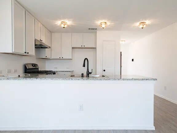 Building Photo - 9051 Navarro Vis