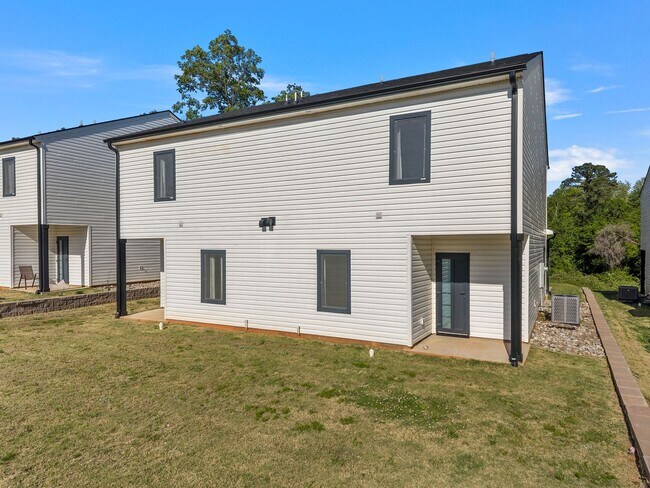 Building Photo - Charming 3 Bedroom Home in Spartanburg – Modern Upgrades & Stylish Finishes
