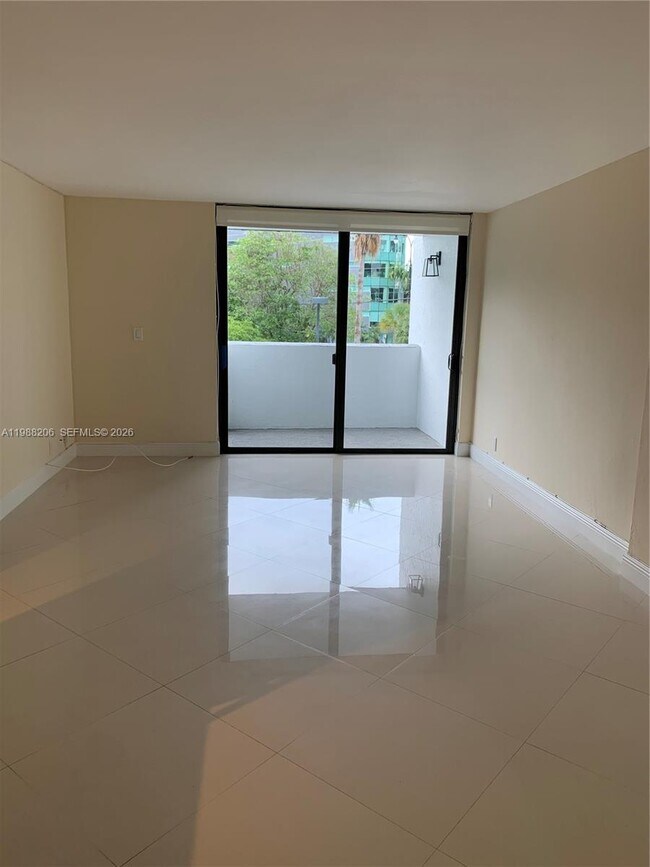 Building Photo - 2715 Tigertail Ave