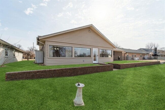 Building Photo - 11805 Ashford Dr