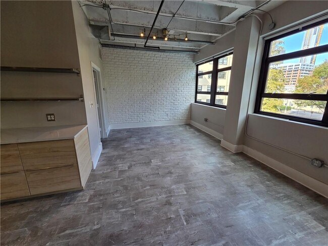 Building Photo - 878 Peachtree St NE