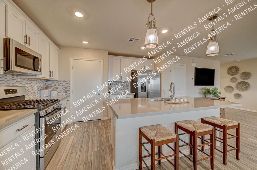 Building Photo - 310 Quail Finch Dr